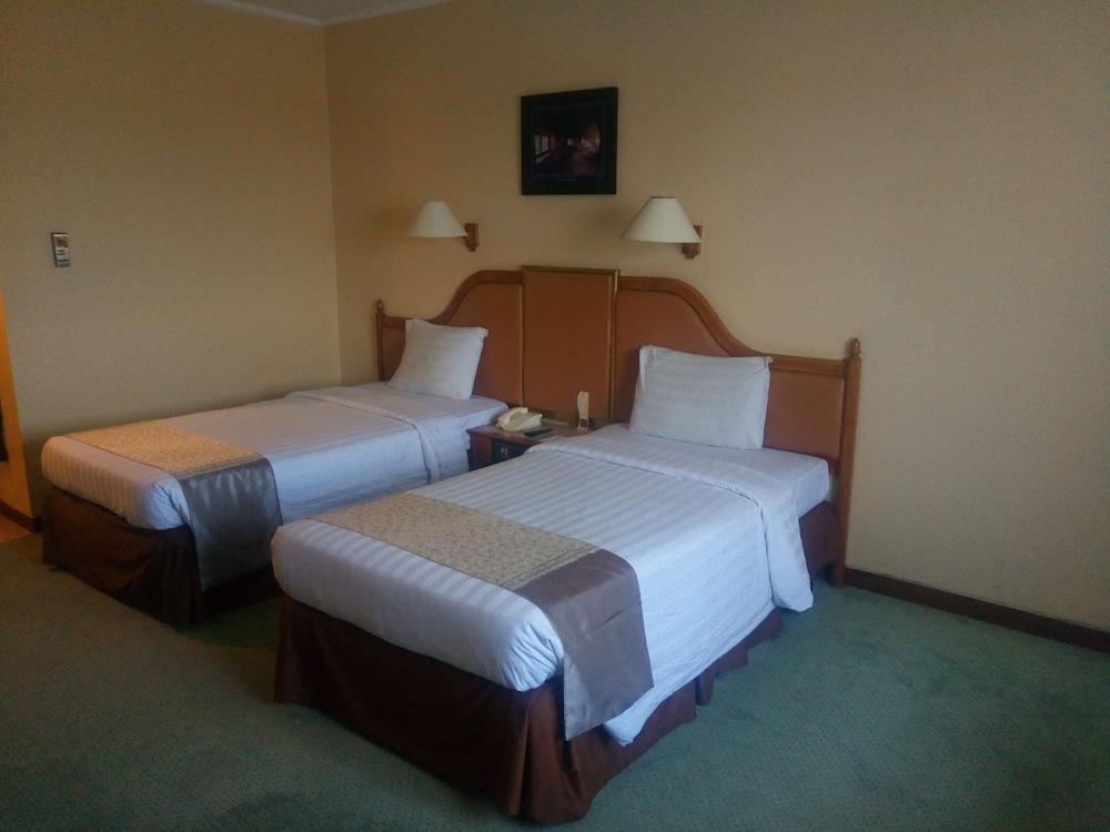 Sahid Raya Hotel & Convention Yogyakarta Maguwo Exterior photo
