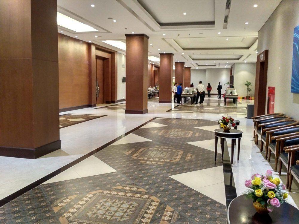 Sahid Raya Hotel & Convention Yogyakarta Maguwo Exterior photo